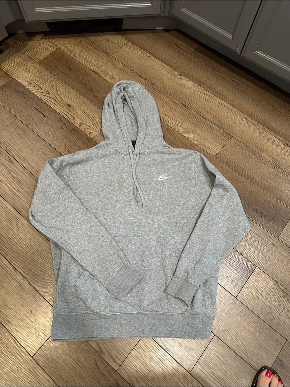 Nike Men’s Light Grey Pullover Hoodie